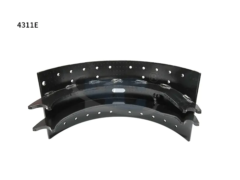 Quali sono gli standard metallurgici e di durezza precisi richiesti per una ganascia del freno 4311E per impieghi gravosi per prevenire la deformazione della tavola?